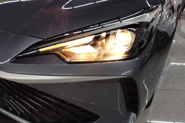 Used Roewe i5 2026 Model 1.5L CVT Luxury Version Left Front Headlight