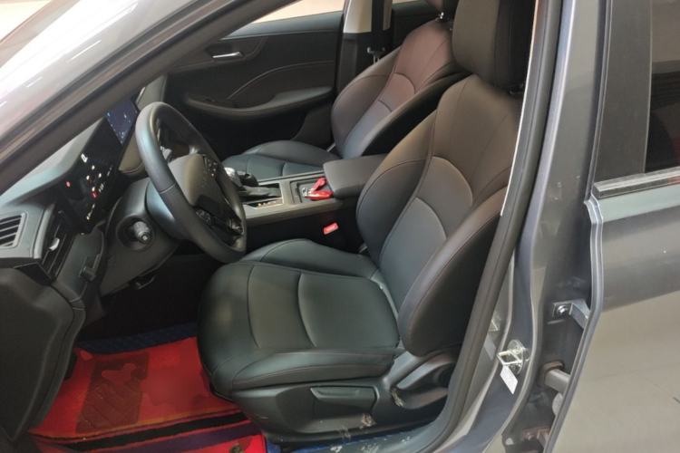 Used Roewe i5 2026 Model 1.5L CVT Prestige Version Left Front Seat