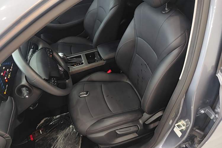 Used Roewe i5 2026 Model 1.5L CVT Luxury Version Left Front Seat
