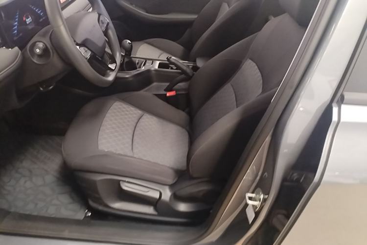 Used Roewe i5 2026 Model 1.5L Manual Comfort Version Left Front Seat