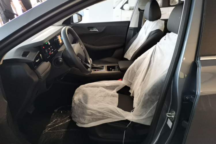 Used Roewe i5 2026 Model 1.5L CVT Luxury Version Left Front Seat