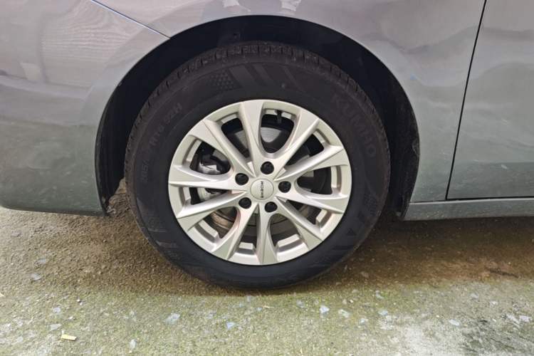 Used Roewe i5 2026 Model 1.5L CVT Luxury Version Left Front Wheel Hub