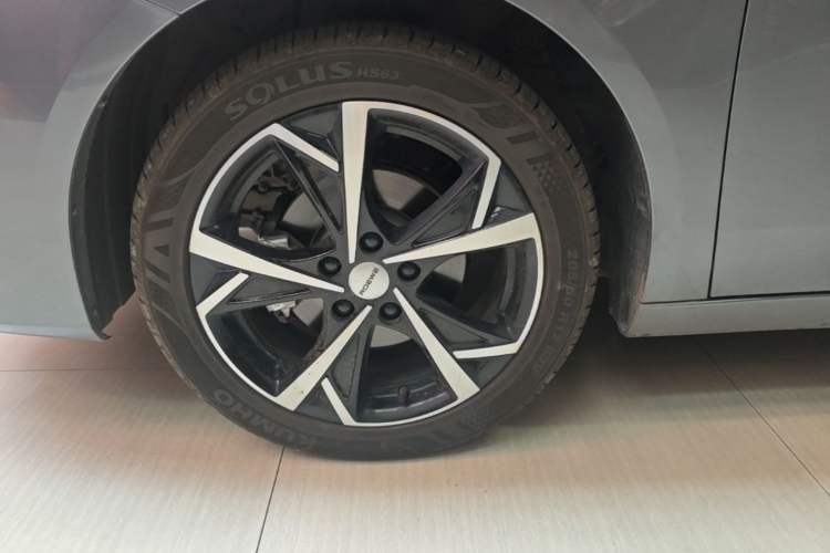 Used Roewe i5 2026 Model 1.5L CVT Prestige Version Left Front Wheel Hub