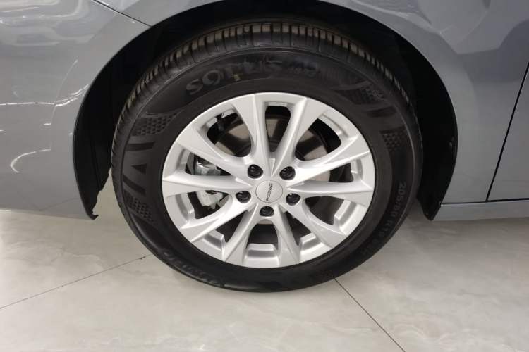 Used Roewe i5 2026 Model 1.5L CVT Luxury Version Left Front Wheel Hub