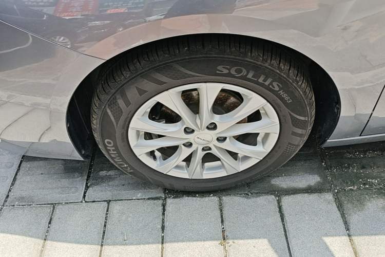 Used Roewe i5 2026 Model 1.5L CVT Luxury Version Left Front Wheel Hub