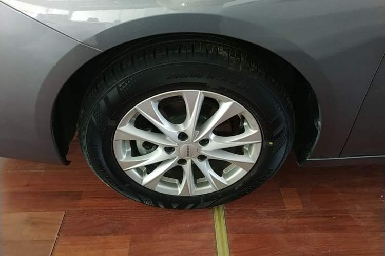 Used Roewe i5 2026 Model 1.5L CVT Luxury Version Left Front Wheel Hub