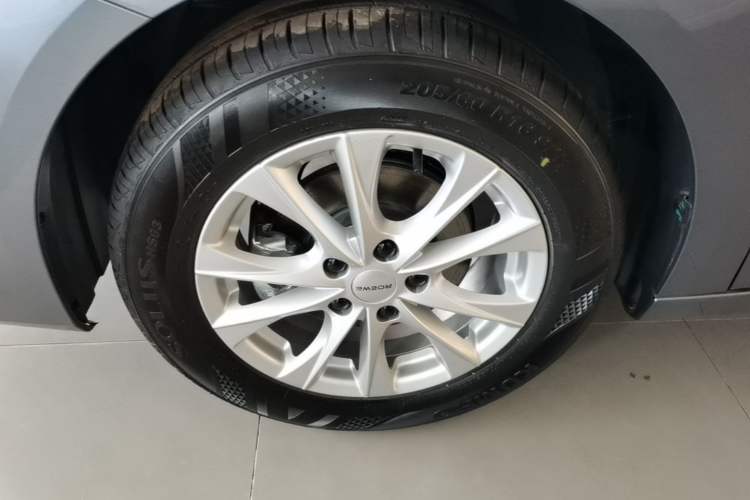Used Roewe i5 2026 Model 1.5L CVT Luxury Version Left Front Wheel Hub