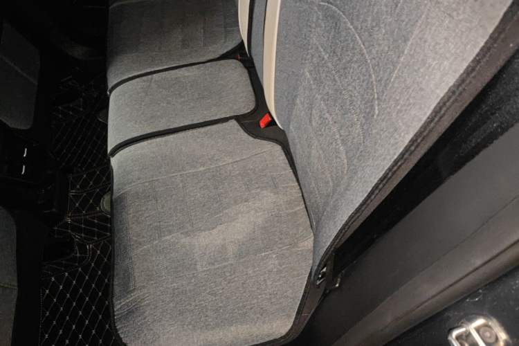 Used Roewe i5 2026 Model 1.5L Manual Comfort Version Left Rear Seat