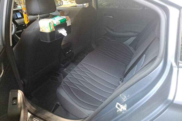 Used Roewe i5 2026 Model 1.5L Manual Comfort Version Left Rear Seat