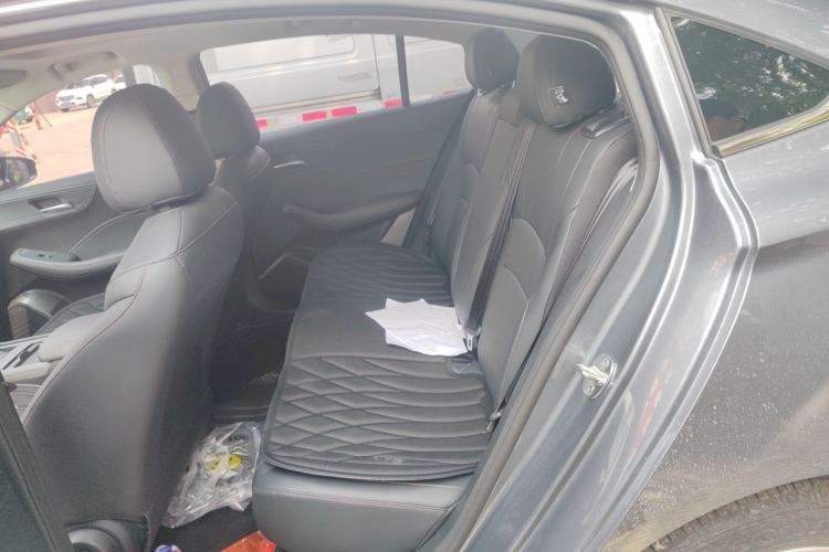 Used Roewe i5 2026 Model 1.5L CVT Executive Version Left Rear Seat
