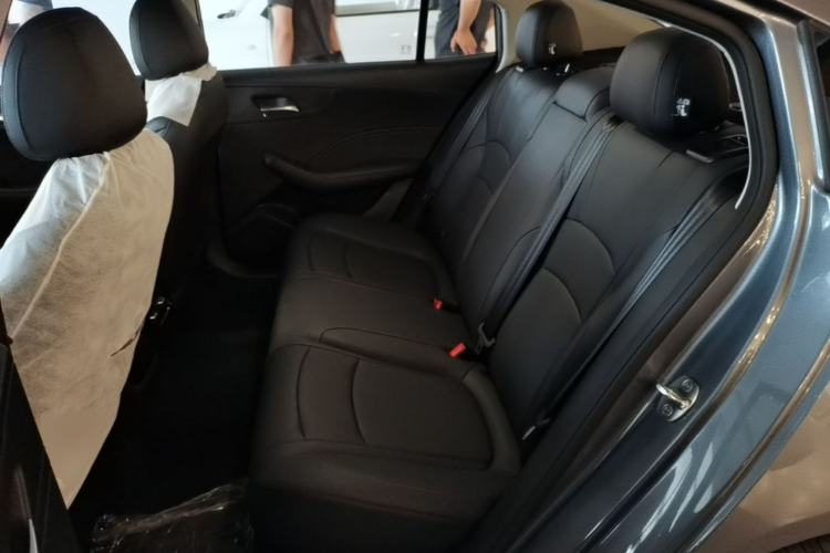 Used Roewe i5 2026 Model 1.5L CVT Luxury Version Left Rear Seat