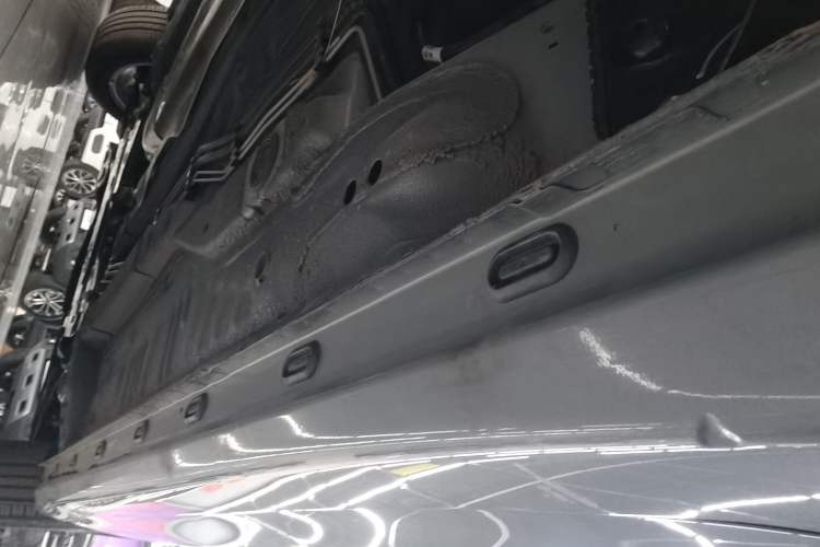 Used Roewe i5 2026 Model 1.5L CVT Luxury Version Left Side Sill