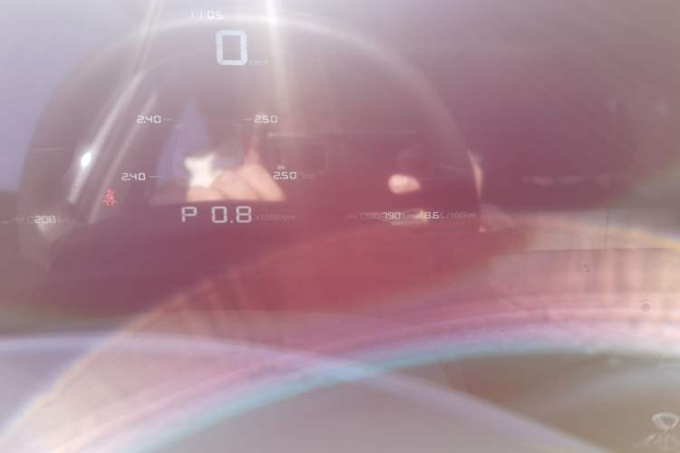 Used Roewe i5 2026 Model 1.5L CVT Luxury Version Odometer Close Up