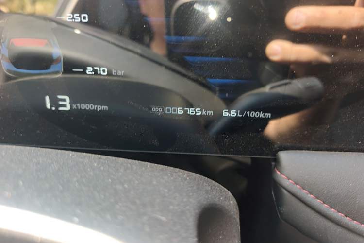 Used Roewe i5 2026 Model 1.5L Manual Comfort Version Odometer Close Up