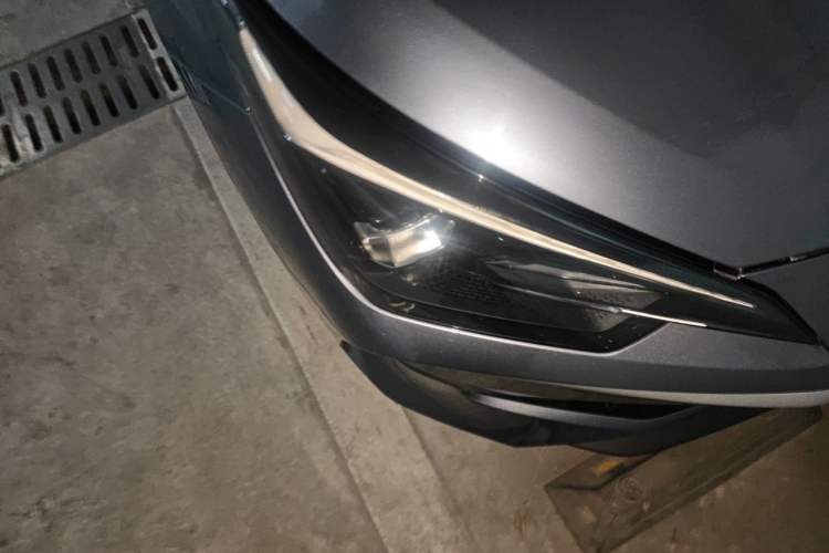 Used Roewe i5 2026 Model 1.5L Manual Comfort Version Right Front Headlight