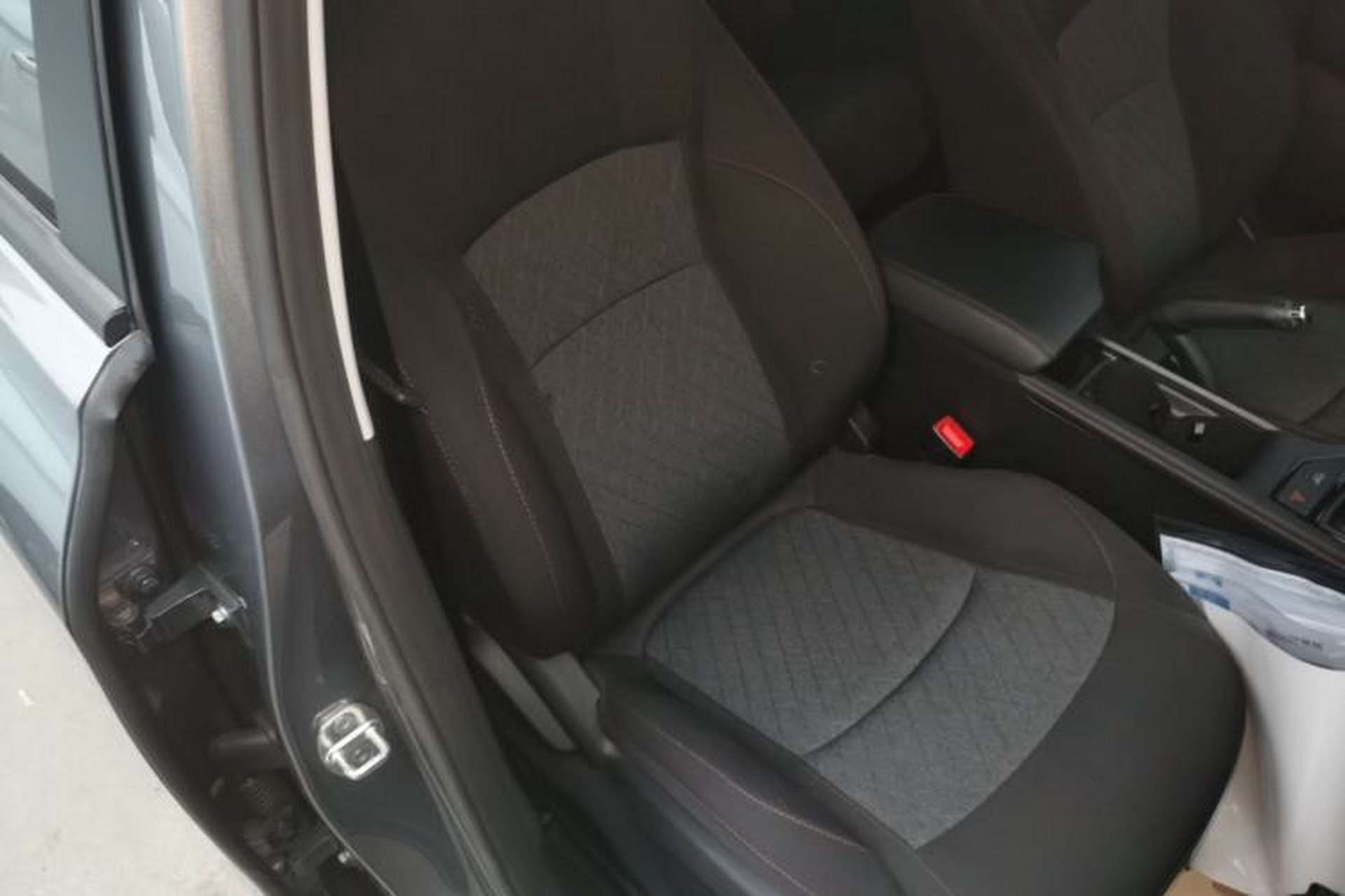 Used Roewe i5 2026 Model 1.5L Manual Comfort Version Right Front Seat