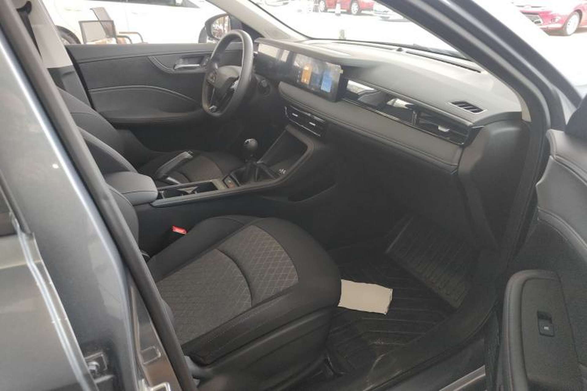 Used Roewe i5 2026 Model 1.5L Manual Comfort Version Right Front Seat