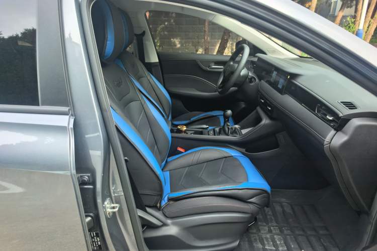 Used Roewe i5 2026 Model 1.5L Manual Comfort Version Right Front Seat