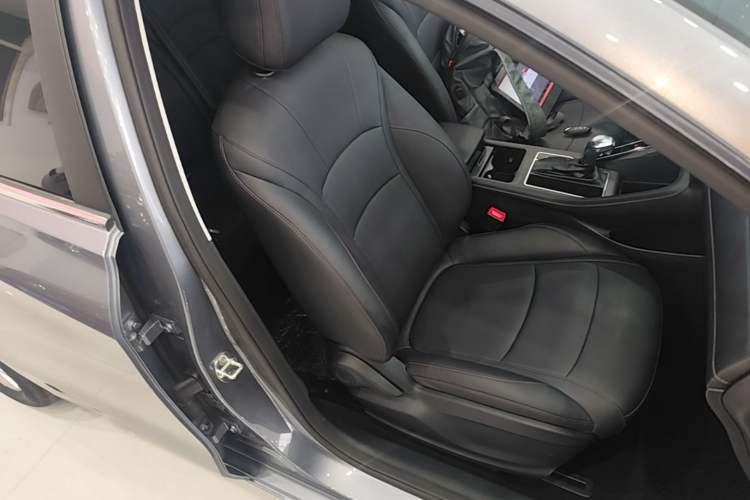 Used Roewe i5 2026 Model 1.5L CVT Luxury Version Right Front Seat