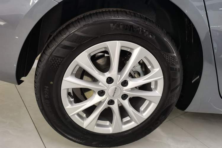 Used Roewe i5 2026 Model 1.5L CVT Luxury Version Right Rear Wheel Hub