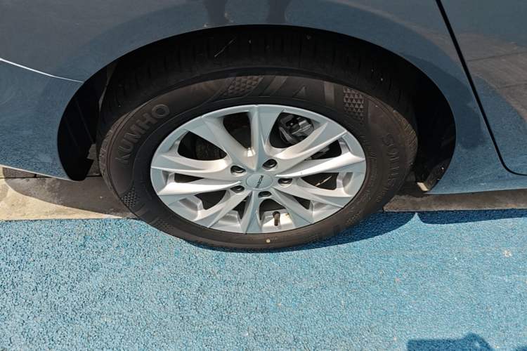 Used Roewe i5 2026 Model 1.5L CVT Luxury Version Right Rear Wheel Hub