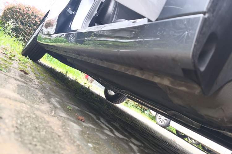 Used Roewe i5 2026 Model 1.5L CVT Executive Version Right Side Sill