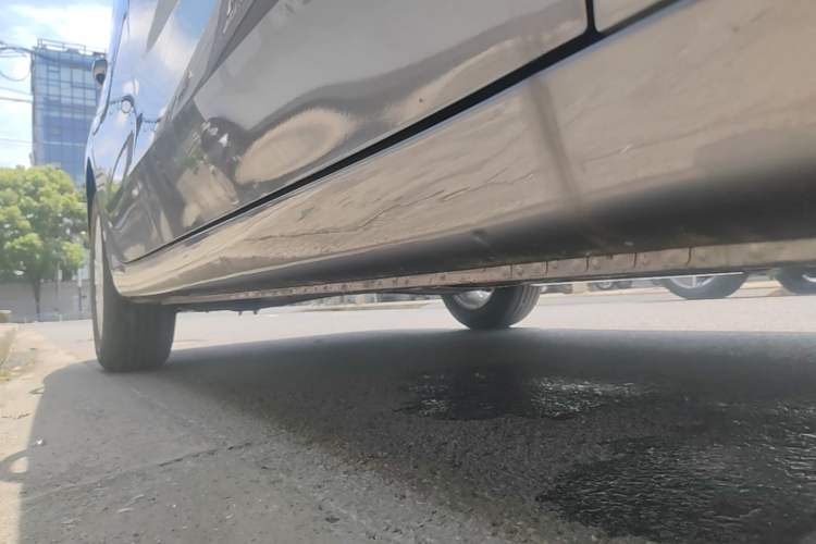 Used Roewe i5 2026 Model 1.5L Manual Comfort Version Right Side Sill