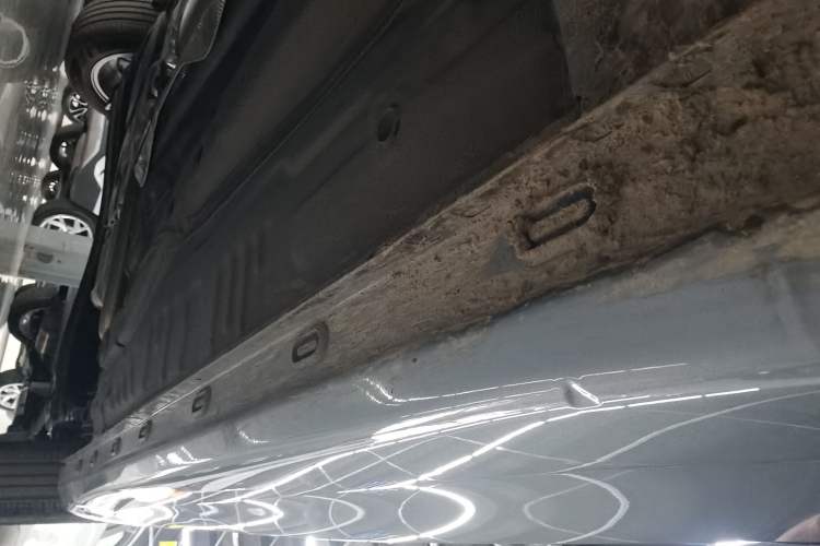 Used Roewe i5 2026 Model 1.5L CVT Luxury Version Right Side Sill