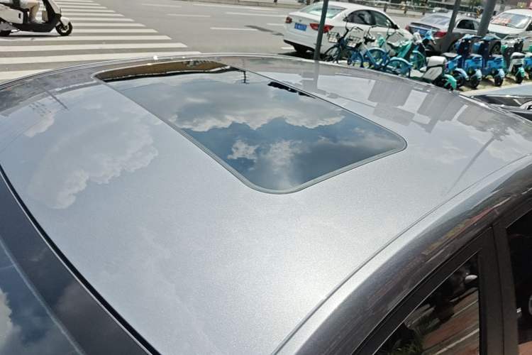 Used Roewe i5 2026 Model 1.5L CVT Luxury Version Roof