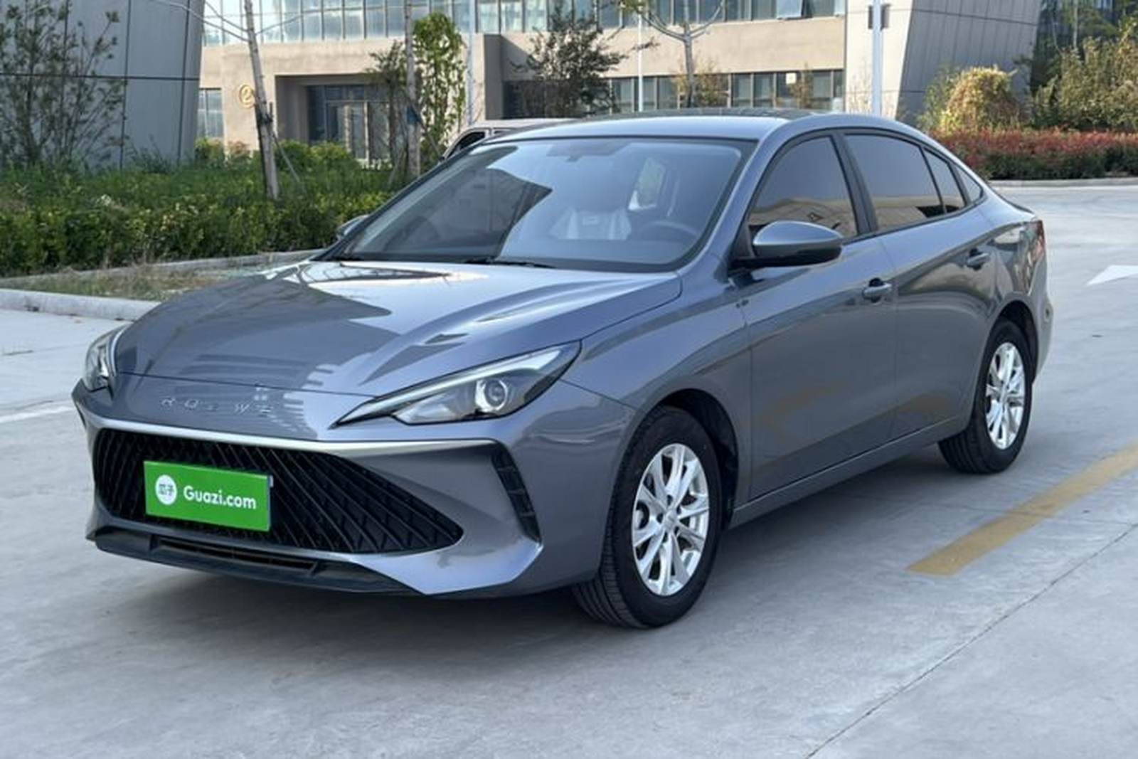 Фото Roewe с площадки