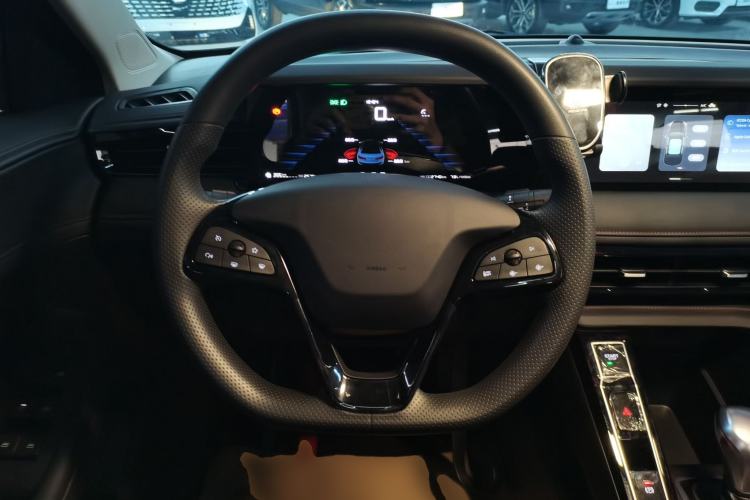 Used Roewe i5 2026 Model 1.5L CVT Luxury Version Steering Wheel