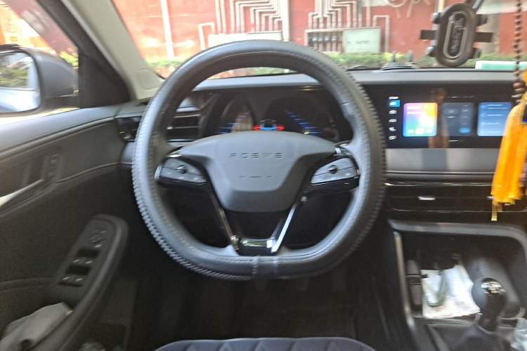 Used Roewe i5 2026 Model 1.5L Manual Comfort Version Steering Wheel