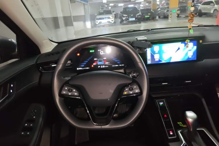 Used Roewe i5 2026 Model 1.5L CVT Luxury Version Steering Wheel