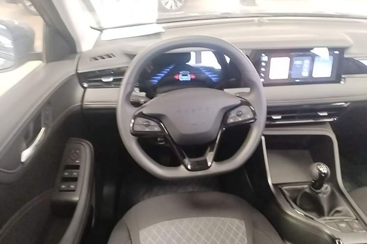 Used Roewe i5 2026 Model 1.5L Manual Comfort Version Steering Wheel