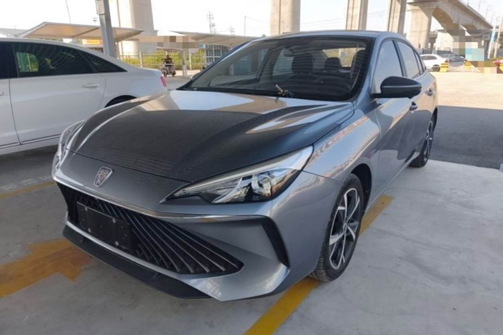 Фото Roewe с площадки