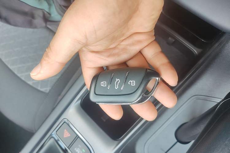 Used Roewe i5 2026 Model 1.5L Manual Comfort Version Vehicle Key