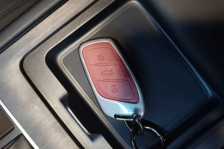 Used Roewe i5 2026 Model 1.5L CVT Luxury Version Vehicle Key