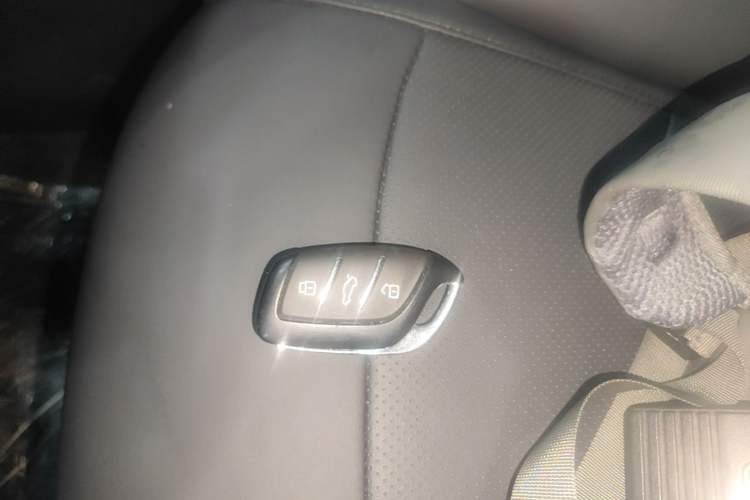 Used Roewe i5 2026 Model 1.5L CVT Luxury Version Vehicle Key