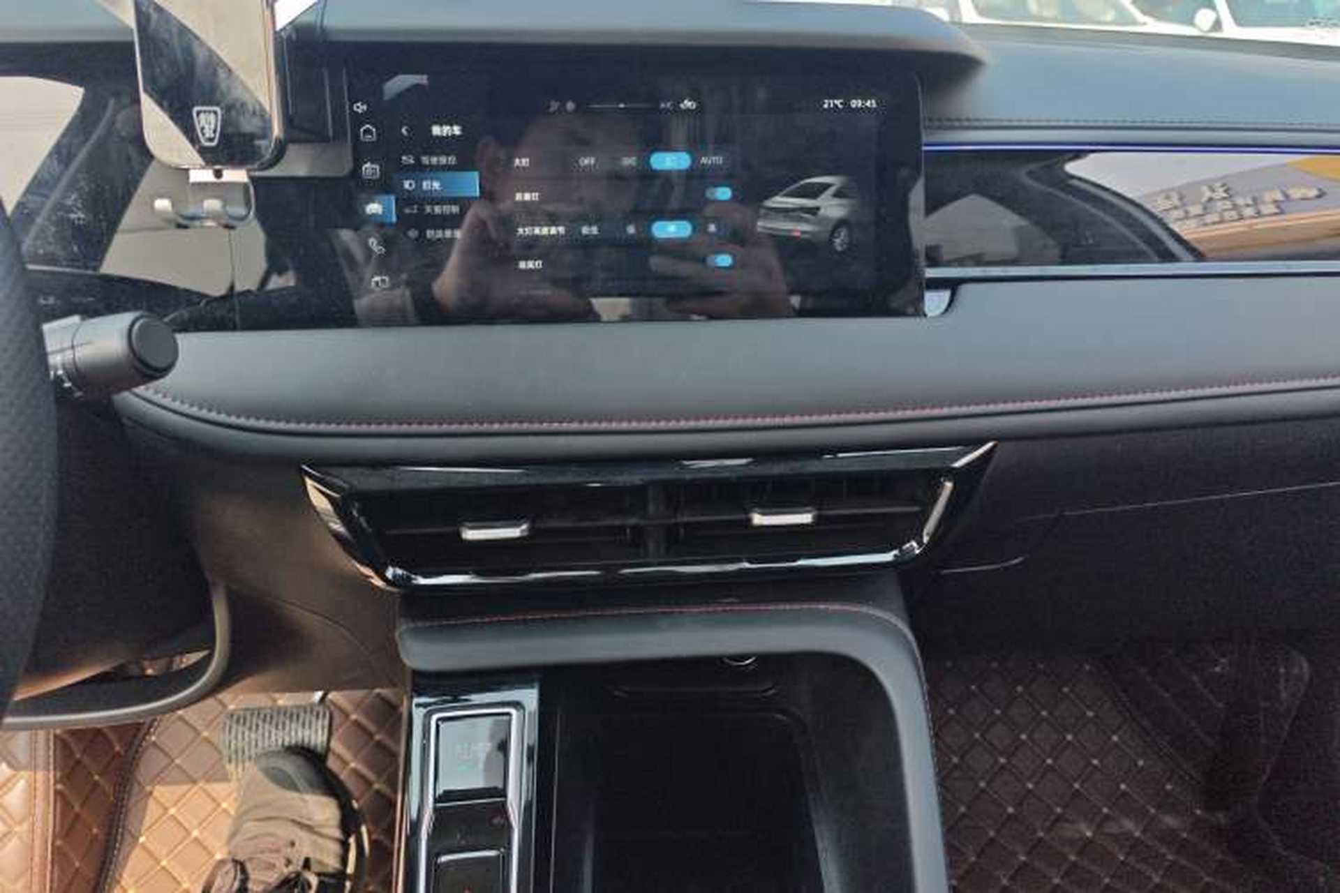 Used Roewe i5 2026 Model 1.5L CVT Luxury Version Audio And AC Panel
