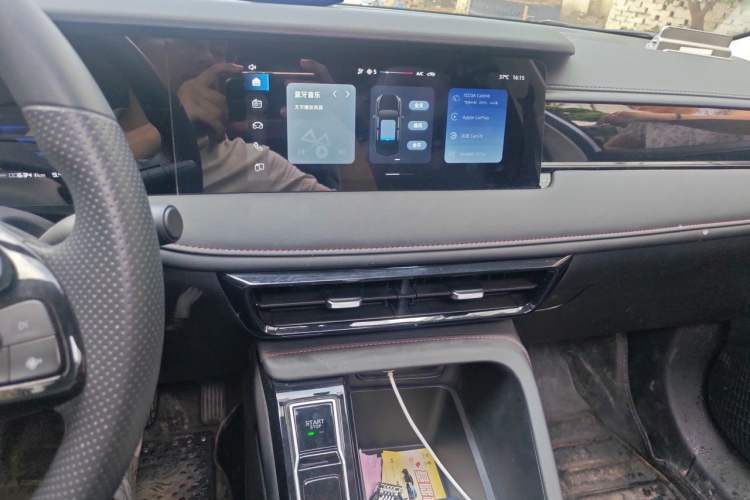 Used Roewe i5 2026 Model 1.5L CVT Luxury Version Audio And AC Panel