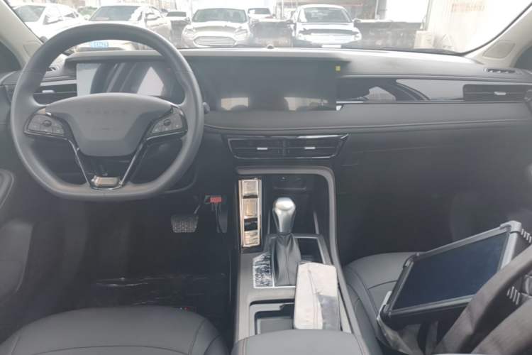 Used Roewe i5 2026 Model 1.5L CVT Luxury Version Audio And AC Panel