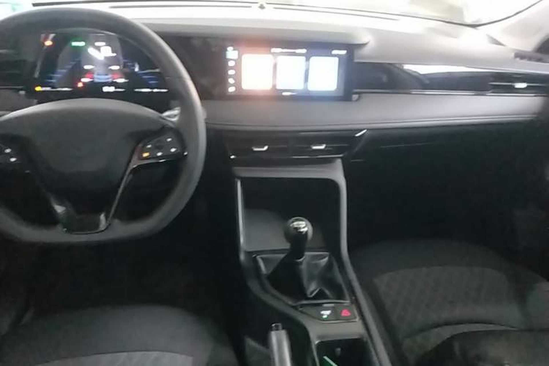 Used Roewe i5 2026 Model 1.5L Manual Comfort Version Audio And AC Panel