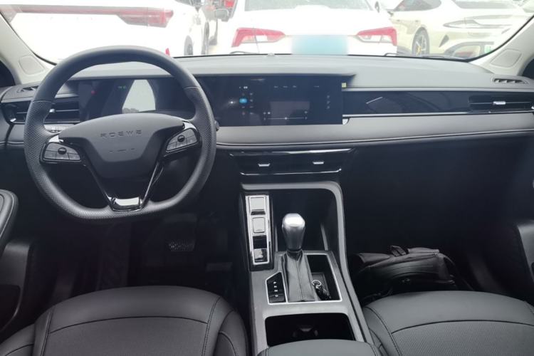 Used Roewe i5 2026 Model 1.5L CVT Luxury Version Center Console