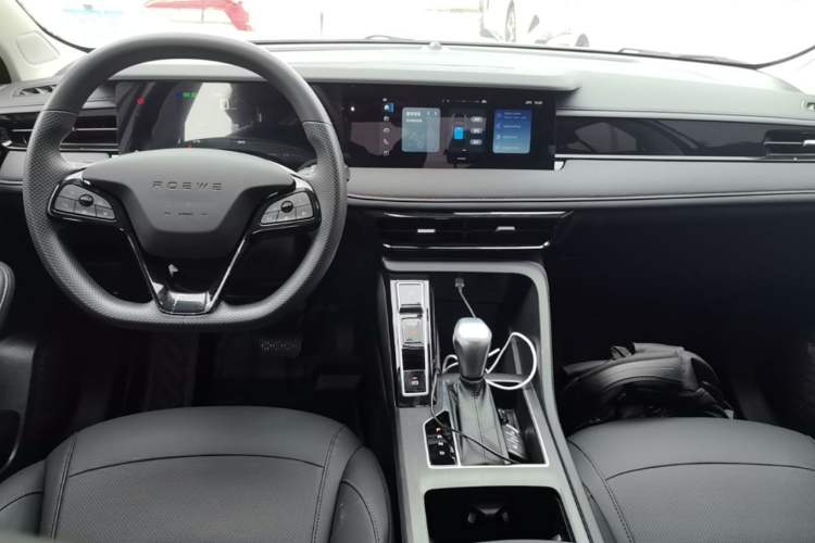 Used Roewe i5 2026 Model 1.5L CVT Luxury Version Center Console