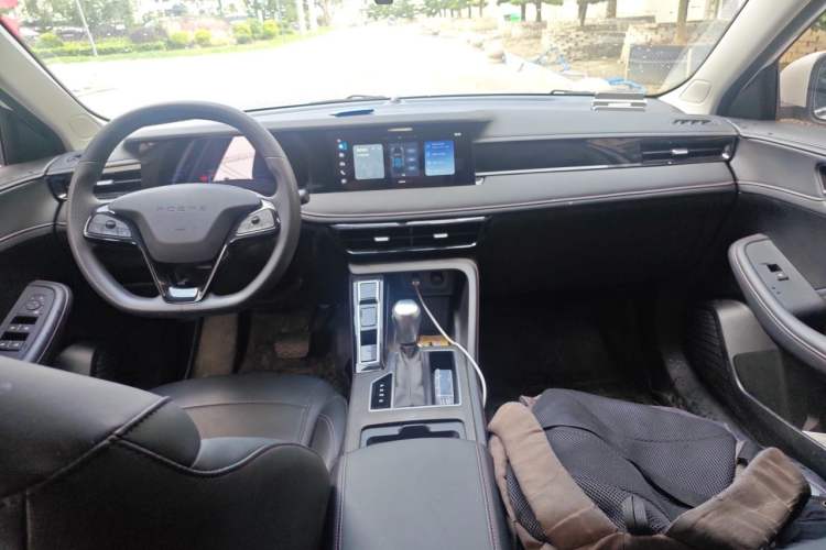 Used Roewe i5 2026 Model 1.5L CVT Luxury Version Center Console