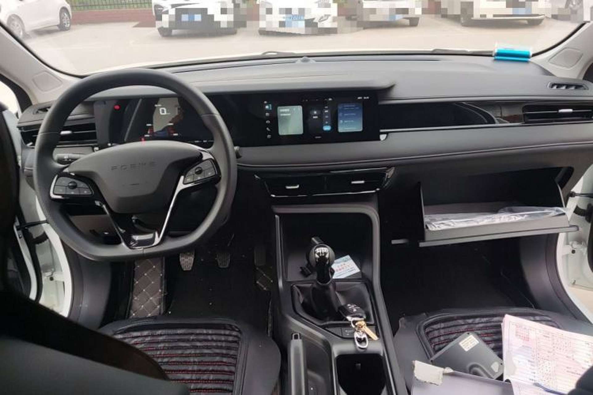 Used Roewe i5 2026 Model 1.5L Manual Comfort Version Center Console