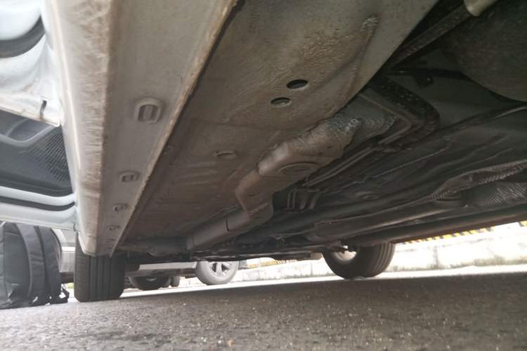 Used Roewe i5 2026 Model 1.5L Manual Comfort Version Chassis Rear Left