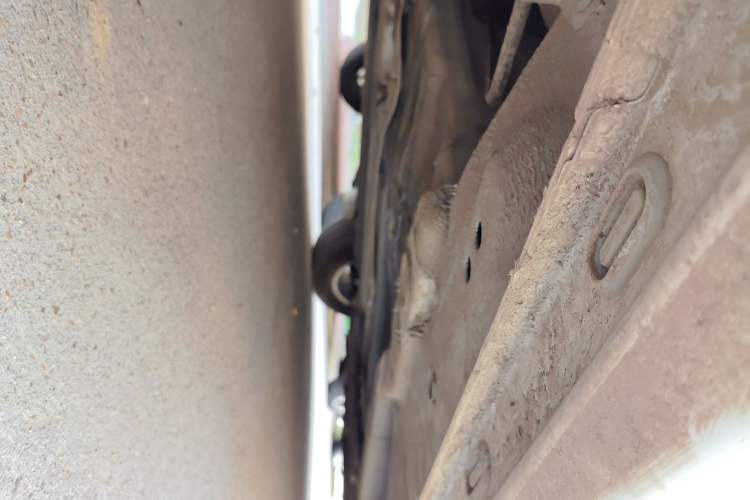Used Roewe i5 2026 Model 1.5L Manual Comfort Version Chassis Rear Right