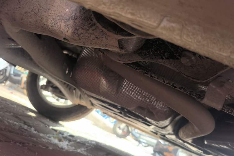 Used Roewe i5 2026 Model 1.5L Manual Comfort Version Chassis Rear Right