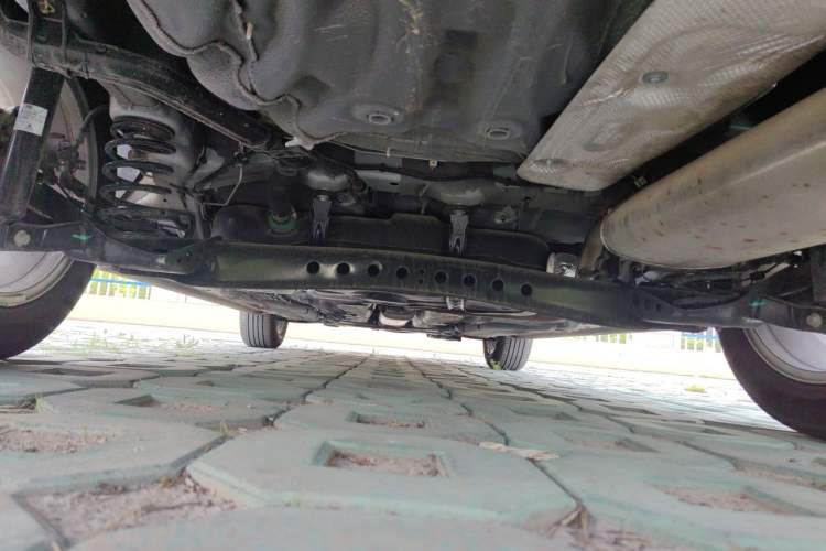 Used Roewe i5 2026 Model 1.5L Manual Comfort Version Chassis Rear